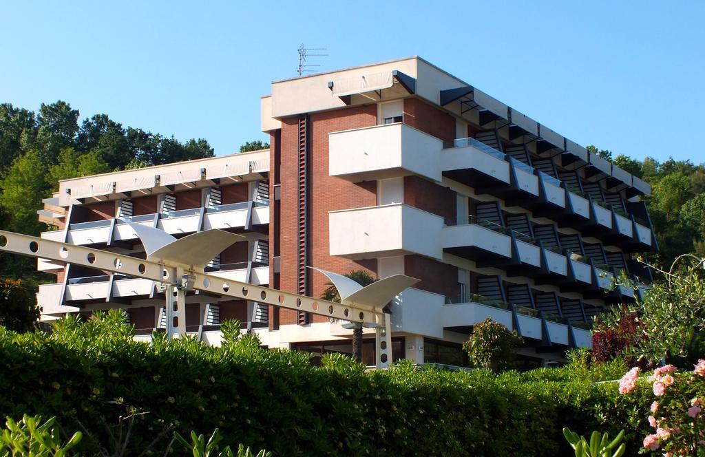 Hotel Alexander Gabicce Mare Esterno foto