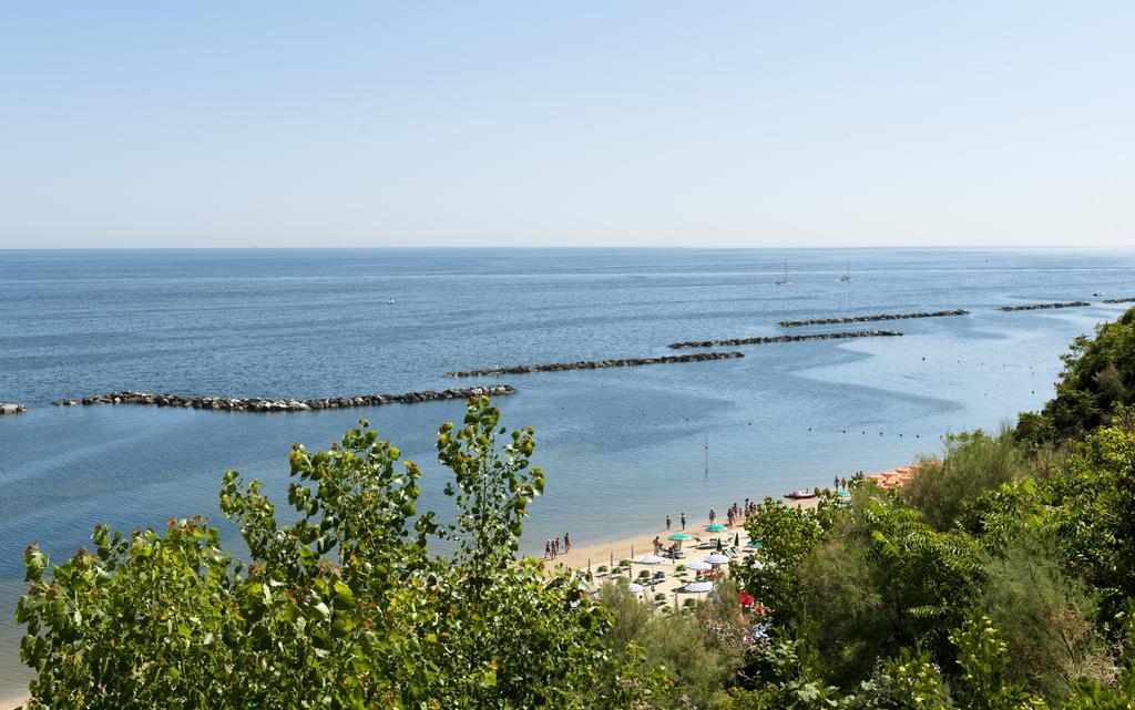 Hotel Alexander Gabicce Mare Esterno foto